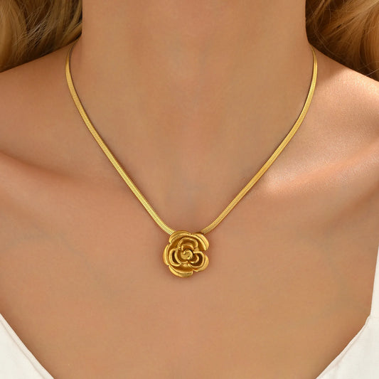 Golden Bloom Necklace – Timeless Grace in Every Petal