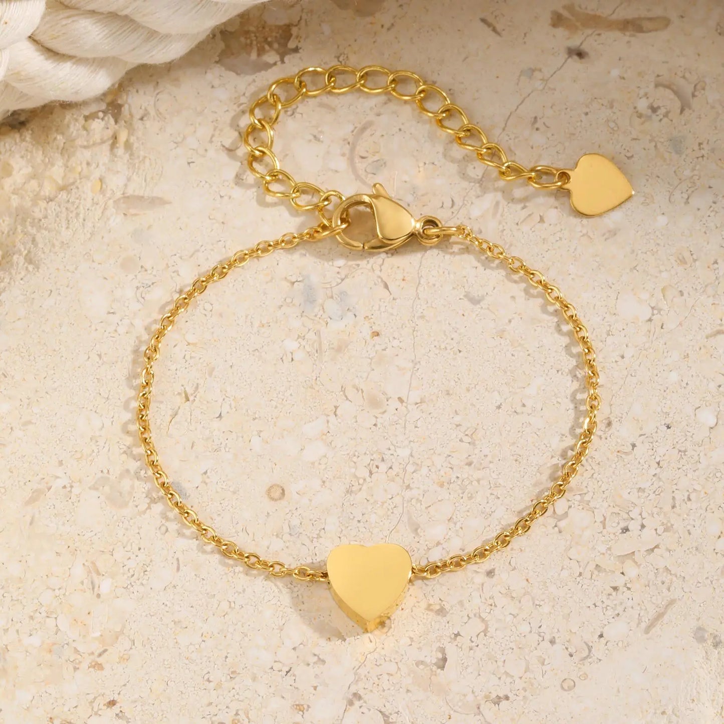 Golden Heart Anklet – Minimal Love Edition