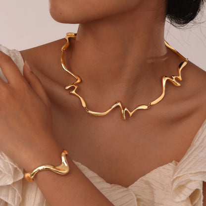 Golden Flow Set – Sculptural Elegance Edition
