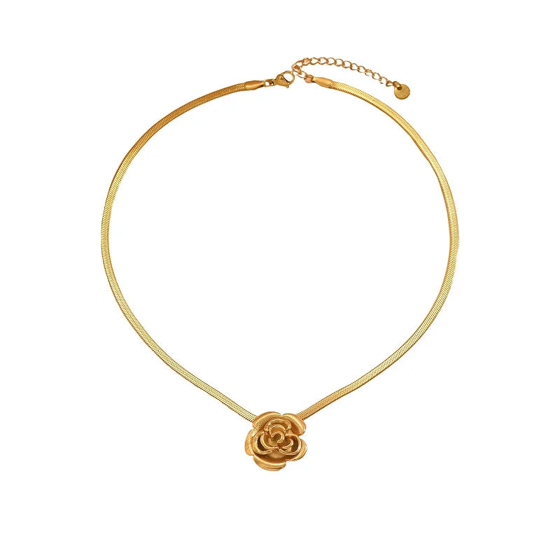 Golden Bloom Necklace – Timeless Grace in Every Petal